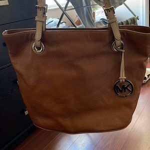 Michael Kors leather tote bag. Excellent condition!